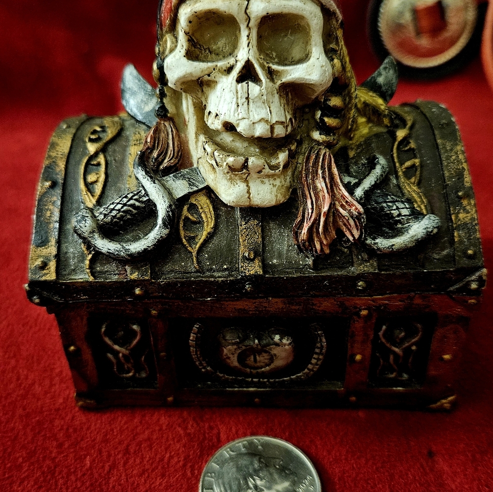 Small Caribbean Pirate Marauder Skull Treasure Chest Jewelry/Trinket Box